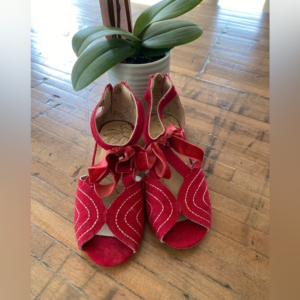 Joy, foil, girls, red and gold shoes, size 10